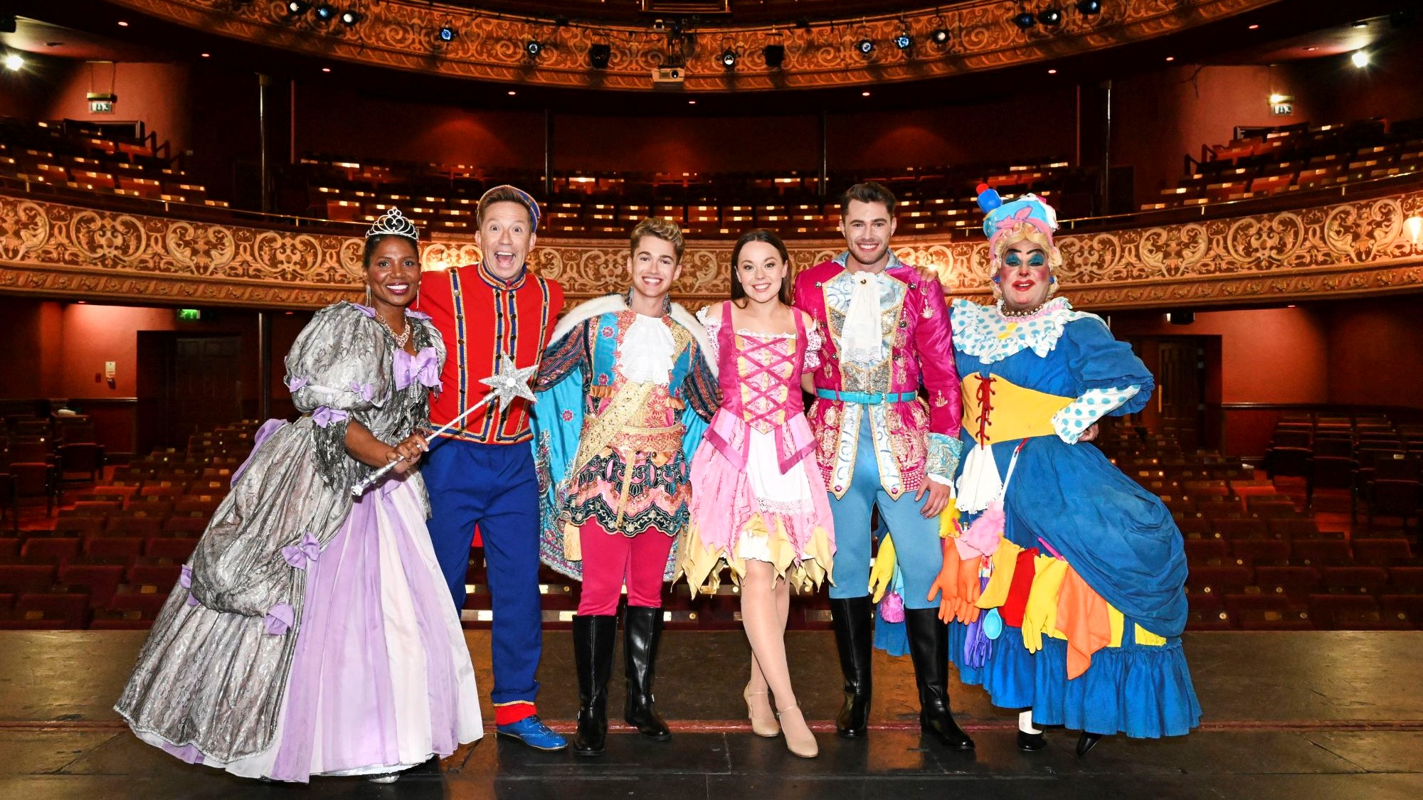 Wolverhampton Grand Theatre S Cinderella Panto Cast Revealed In Full Stageberry