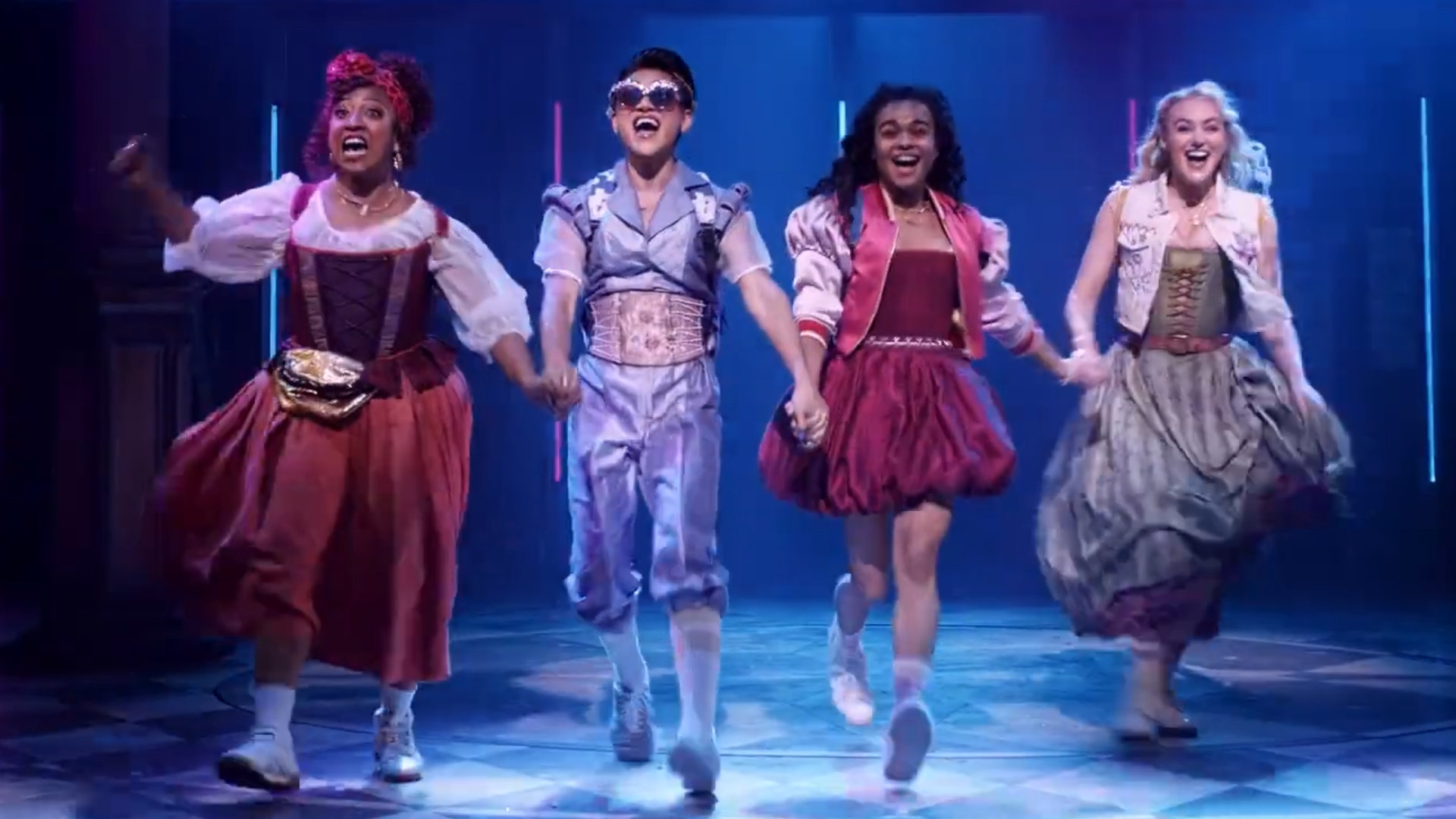 & Juliet Broadway trailer! Watch show footage of new musical Stageberry